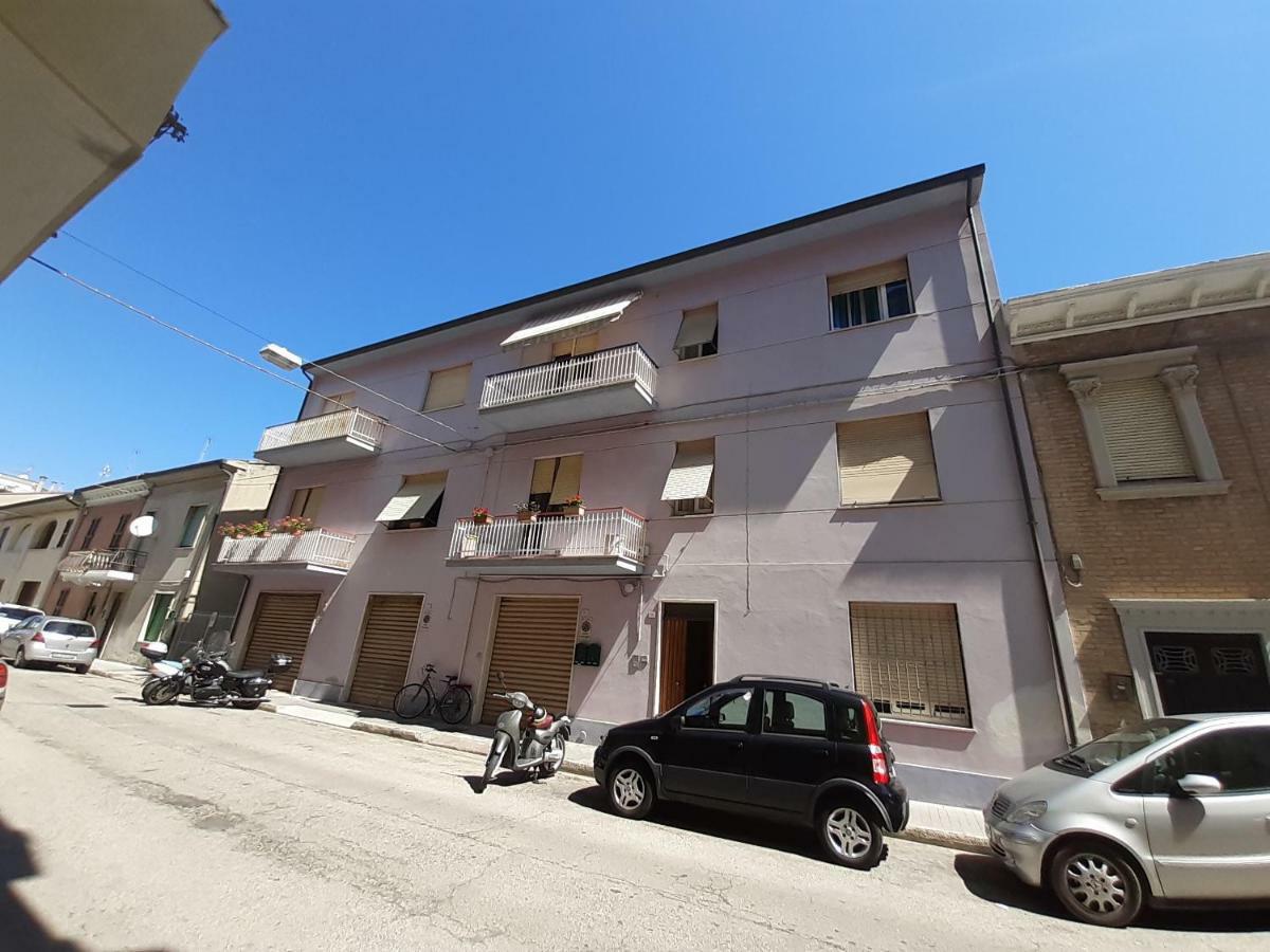 Casetta D Amare Civitanova Marche Luaran gambar